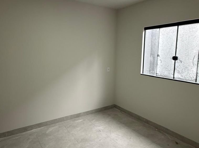 CASA NOVA A VENDA PRÓXIMO AO CAMPUS!