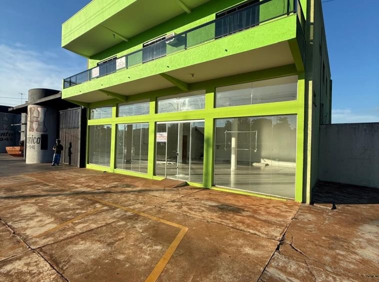 SALA COMERCIAL AO LADO DO PH RODAS E PNEUS!