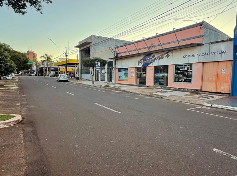 Excelente terreno com sala comercial no centro