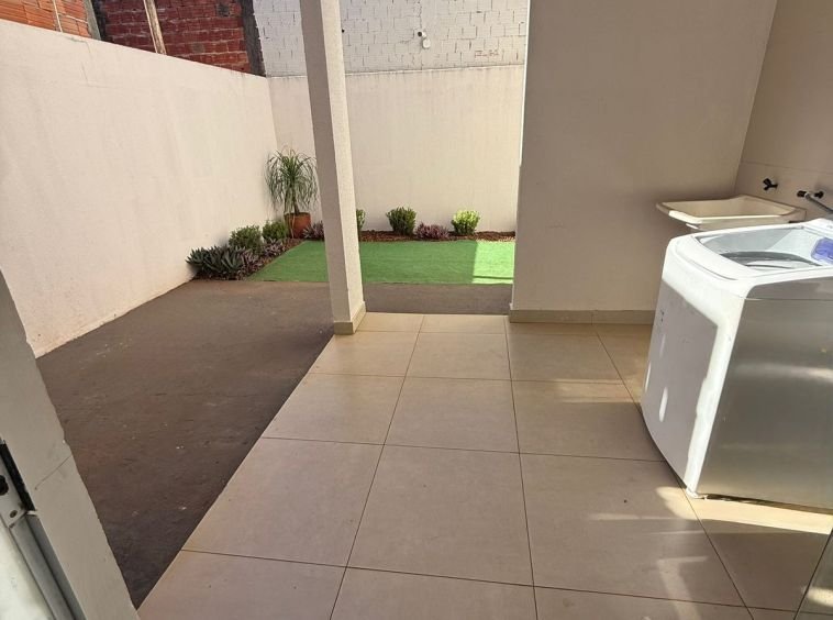 Sobrado mobiliado no Jardim Copacabana!