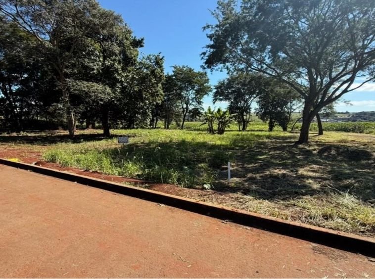 TERRENOS À VENDA NA VILA GUARUJÁ