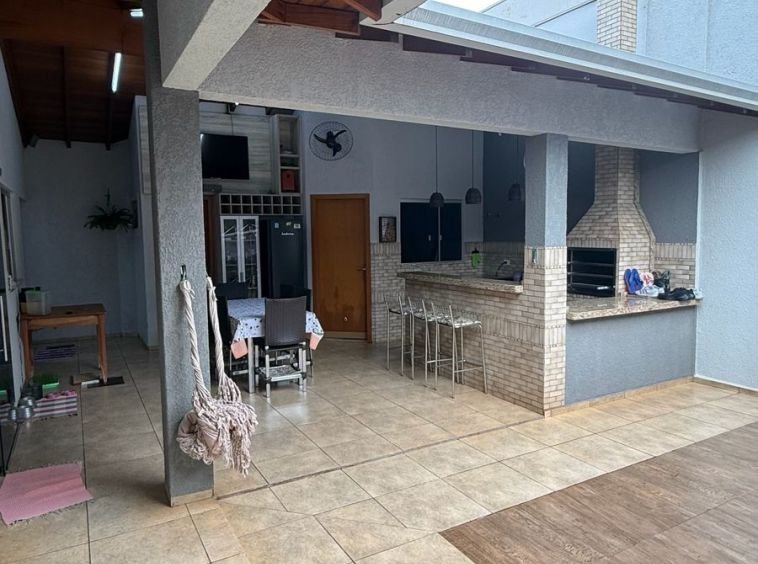 CASA DE ALTO PADRÃO NO JARDIM ALBUQUERQUE