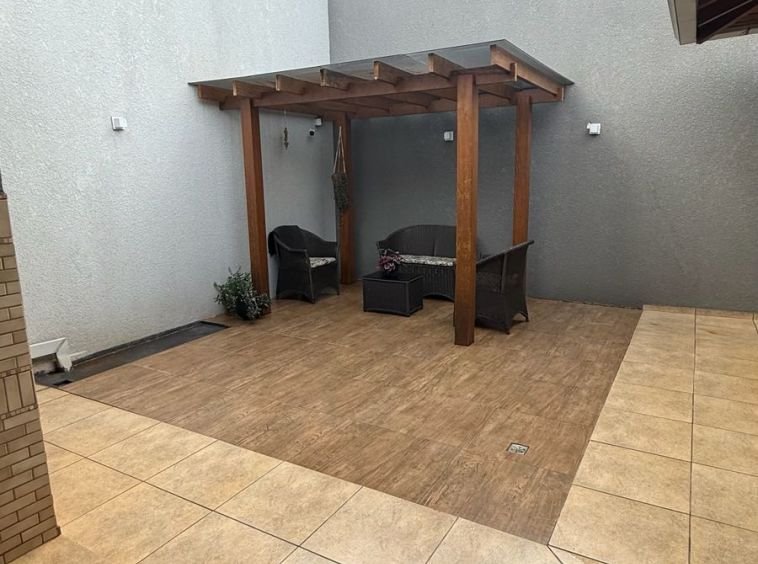 CASA DE ALTO PADRÃO NO JARDIM ALBUQUERQUE