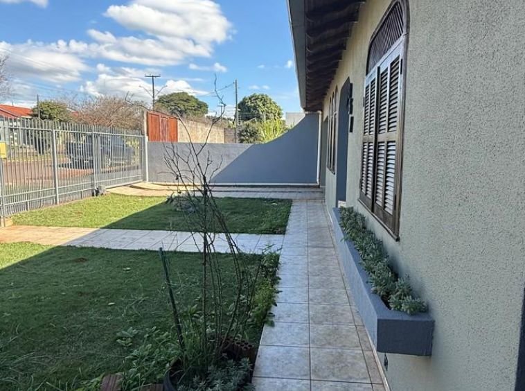 CASA NO JARDIM ARAUCÁRIA