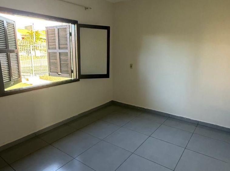 CASA NO JARDIM ARAUCÁRIA