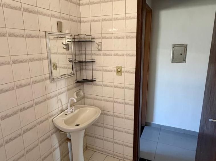 CASA NO JARDIM ARAUCÁRIA