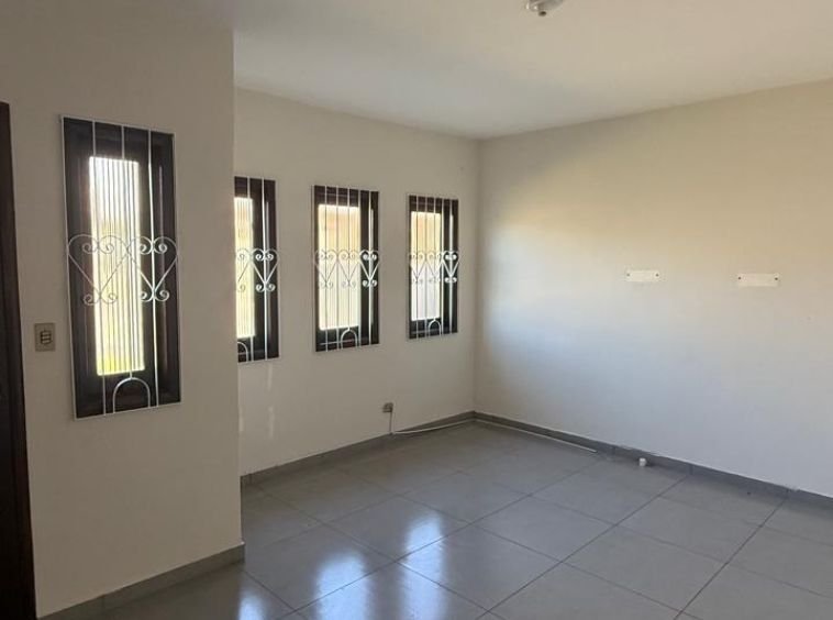 CASA NO JARDIM ARAUCÁRIA