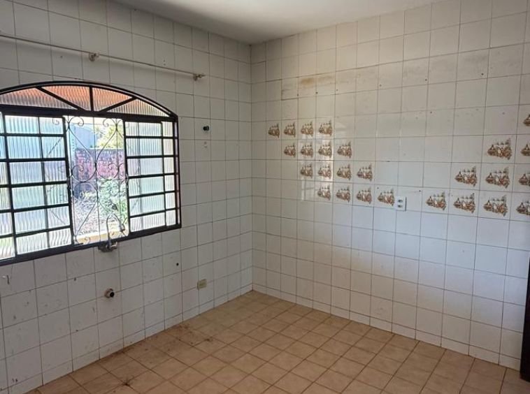 CASA NO JARDIM ARAUCÁRIA