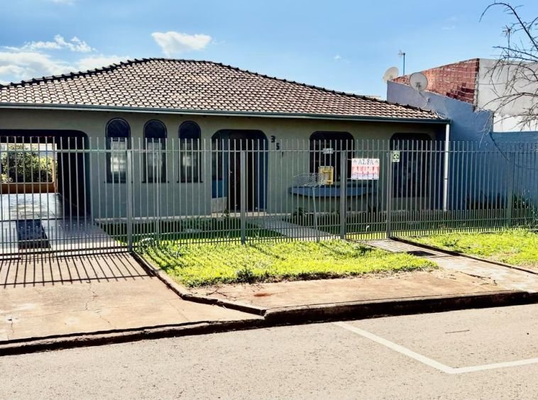 CASA NO JARDIM ARAUCÁRIA