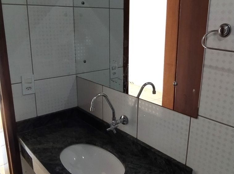 Apartamento com duas vagas ao lado do centro catequético!