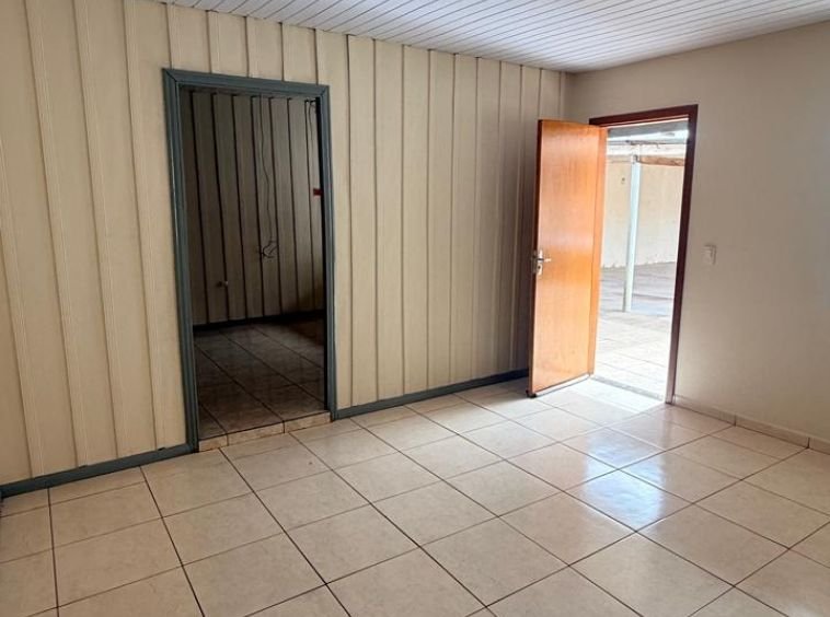 Casa mista na frente do Pronto Socorro!