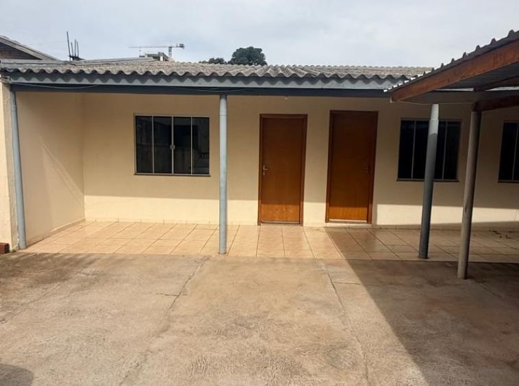 Casa mista na frente do Pronto Socorro!