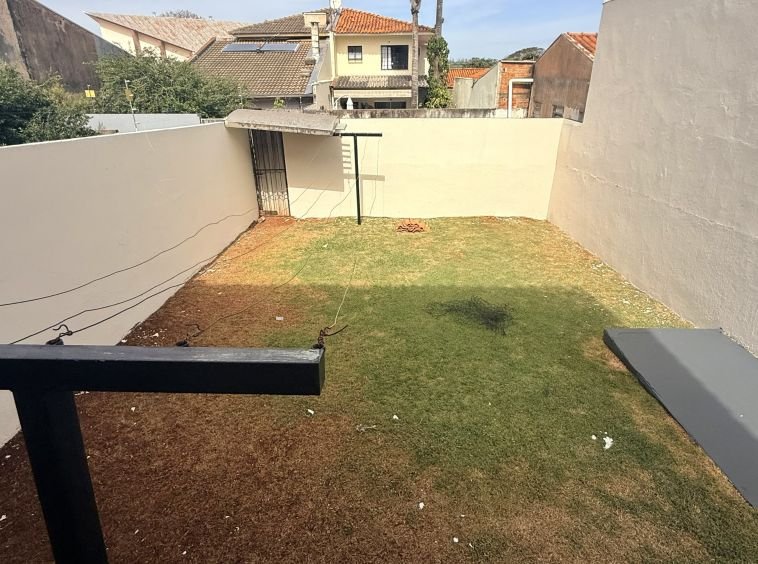 Sobrado próximo ao country!