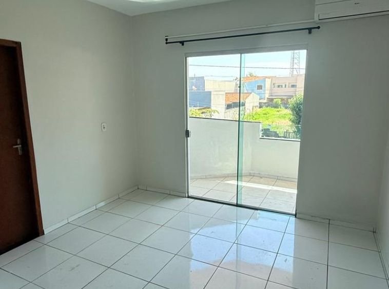 SOBRADO PRÓXIMO AO SHOPPING!