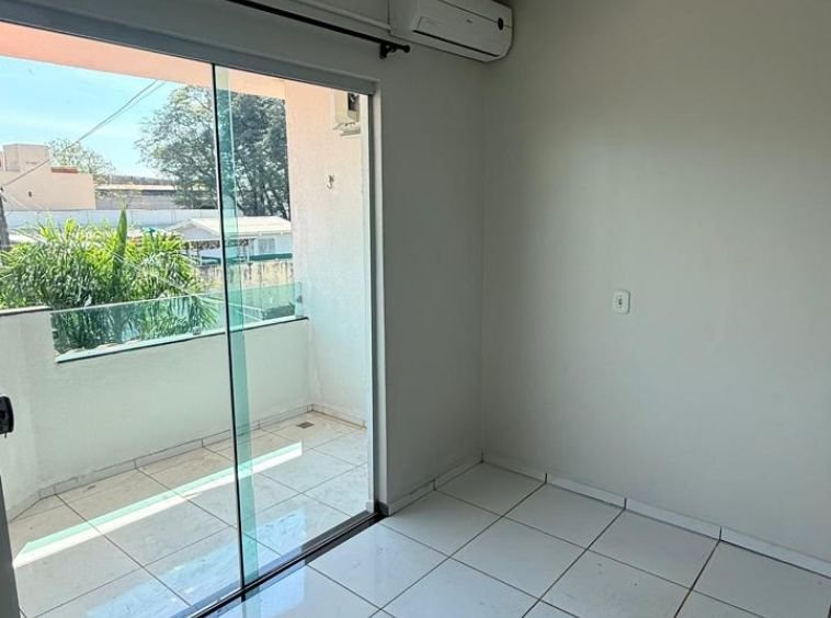 SOBRADO PRÓXIMO AO SHOPPING!