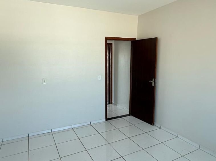 SOBRADO PRÓXIMO AO SHOPPING!