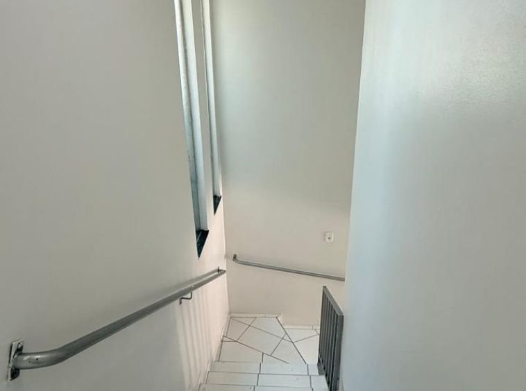 SOBRADO PRÓXIMO AO SHOPPING!