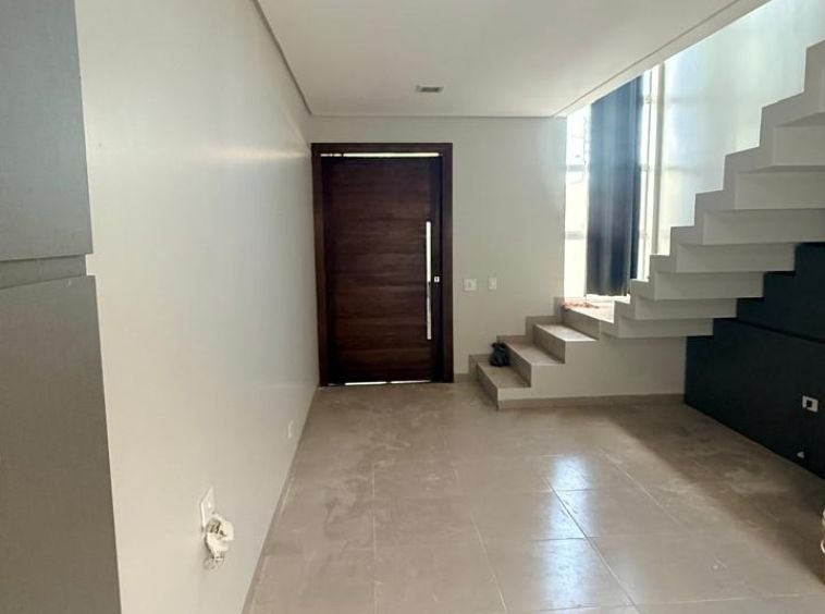 SOBRADO GRANDE NO JARDIM CIDADE ALTA 2!