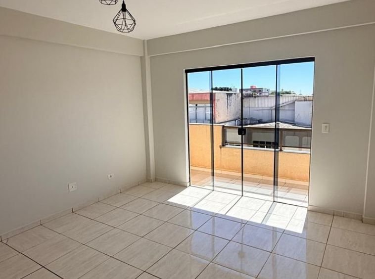 APARTAMENTO NO CENTRO A VENDA!