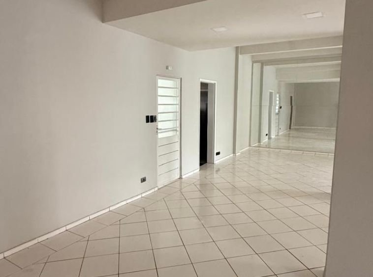 SALA COMERCIAL PRÓXIMO AO INTEGRADO